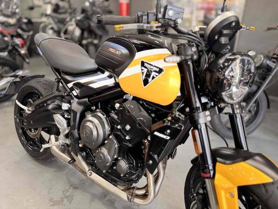 TRIUMPH TRIDENT 660 